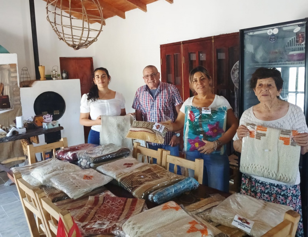 Docentes de Humanidades fortalecen el trabajo cooperativo en Salinas de Guanaco Sombriana